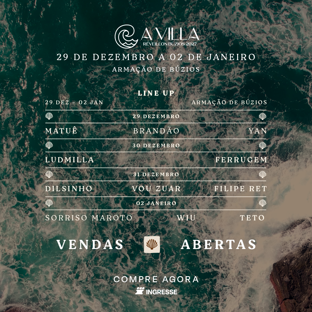 Público comemorando a festa de Réveillon na praia